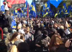 Националисты в Киеве атаковали Раду